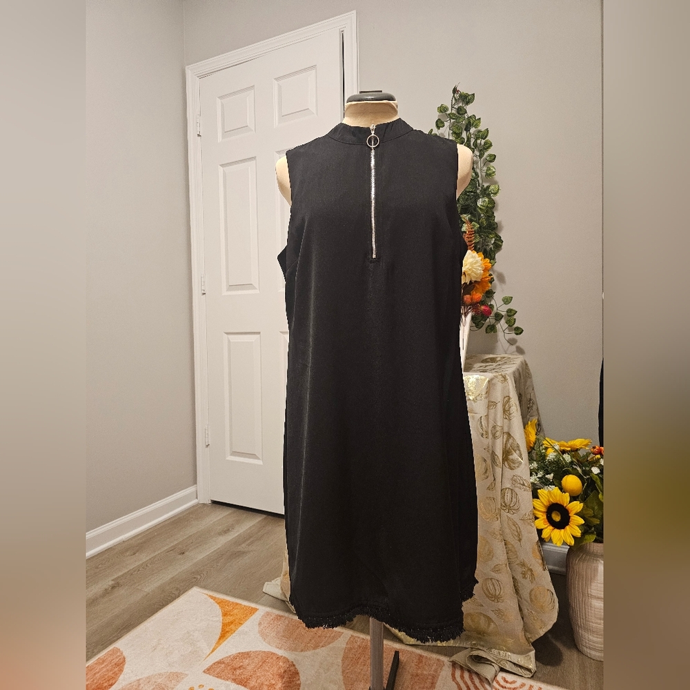 Gold Ray Black Sleeveless Dress with Fringe And Front  Zipper NWOT Sz M